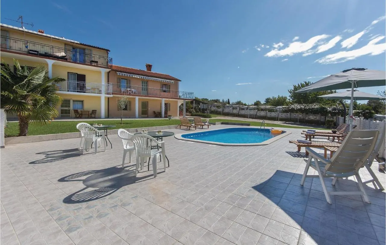 Amazing Apartment In Vrsar With Kitchen