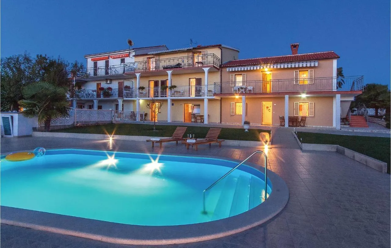Amazing Apartment In Vrsar With Kitchen