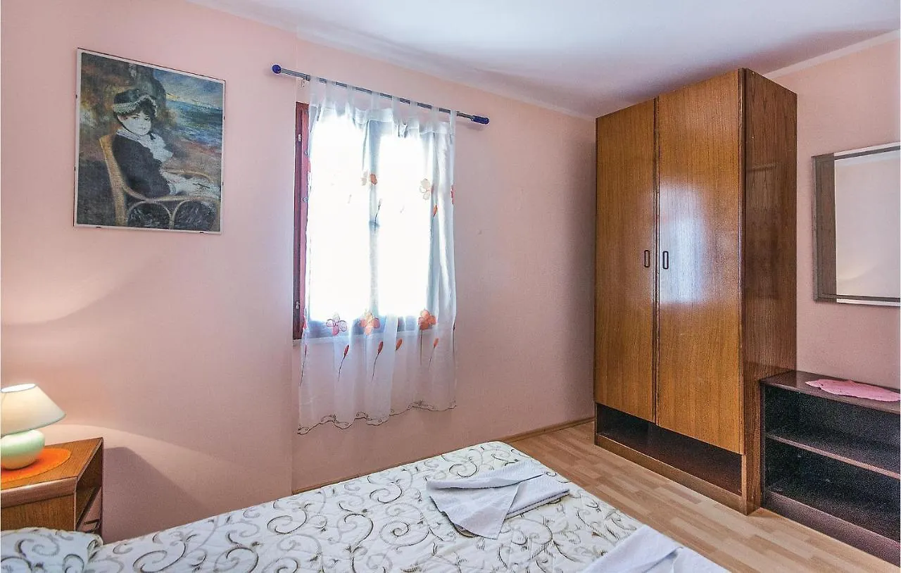 Amazing Apartment In Vrsar With Kitchen