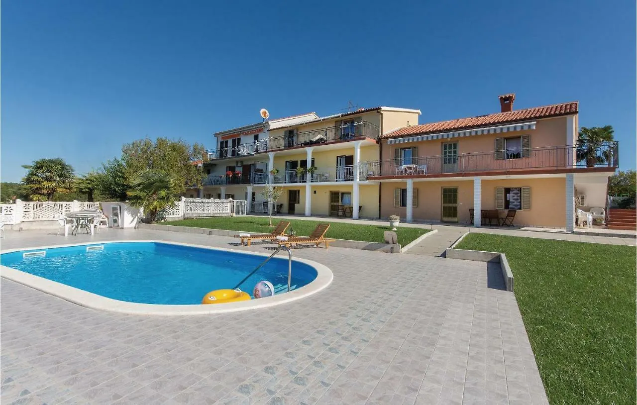 Amazing Apartment In Vrsar With Kitchen
