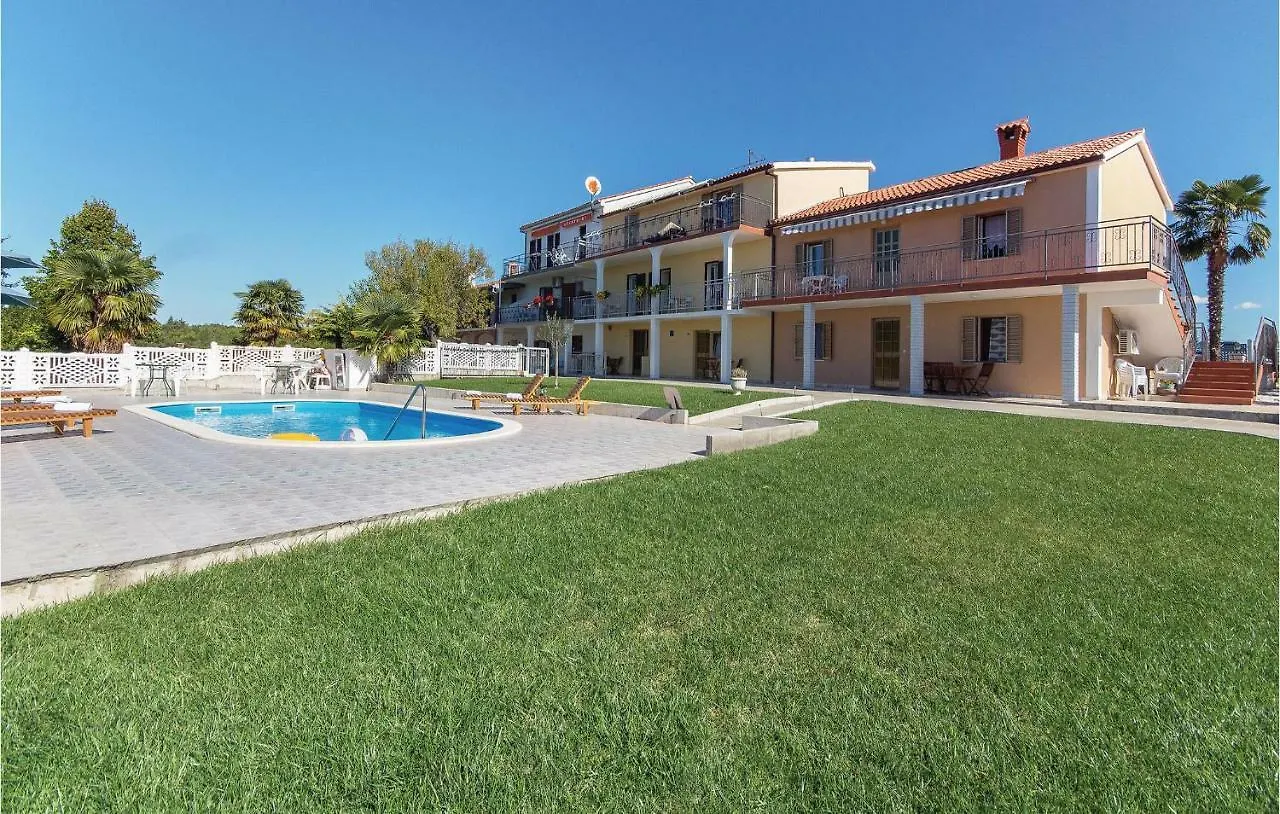 Amazing Apartment In Vrsar With Kitchen