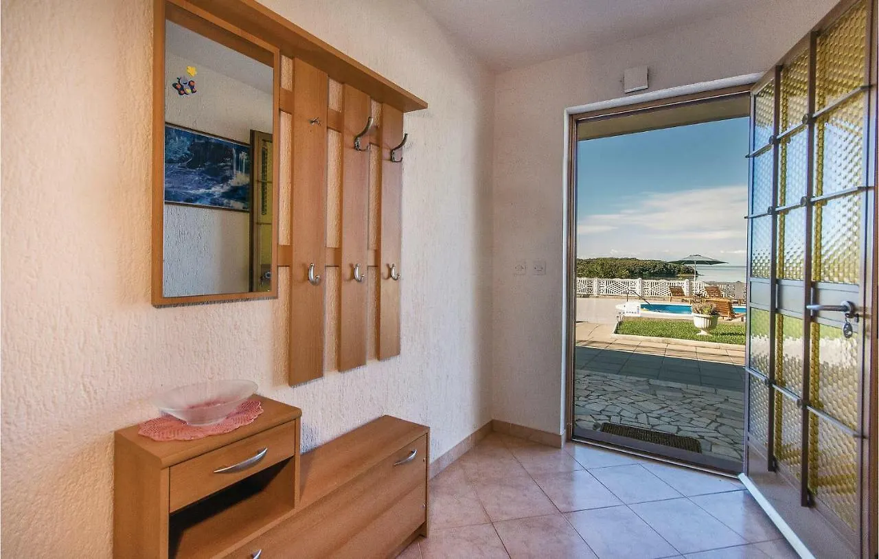 Amazing Apartment In Vrsar With Kitchen